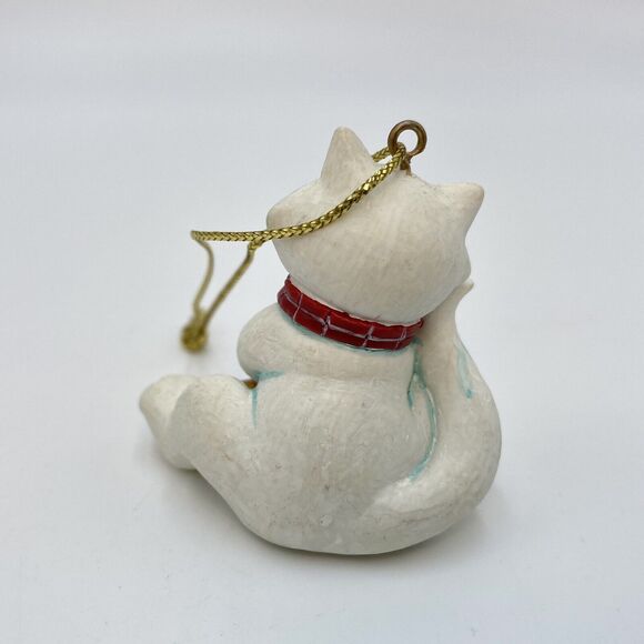 Russ Berrie Wags to Whiskers Hand Painted Christmas Ornament White Cat Kitten - Picture 4 of 6
